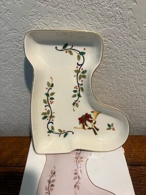 New Mikasa Holiday Bloom Candy Dish Christmas stocking boot Discontinued Piece